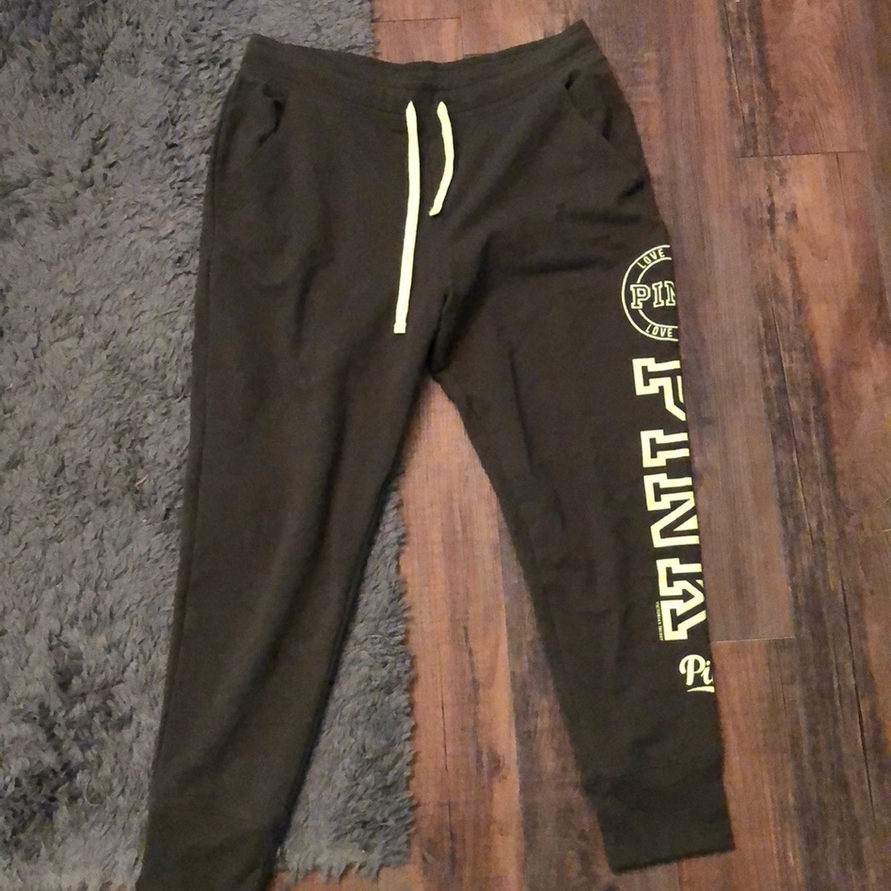 NWOT Victoria Secret Pink joggers. Size Large.